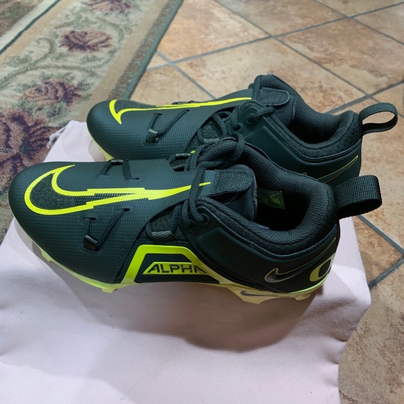 Nike Alpha Menace Football PE Cleat “Oregon Ducks”
